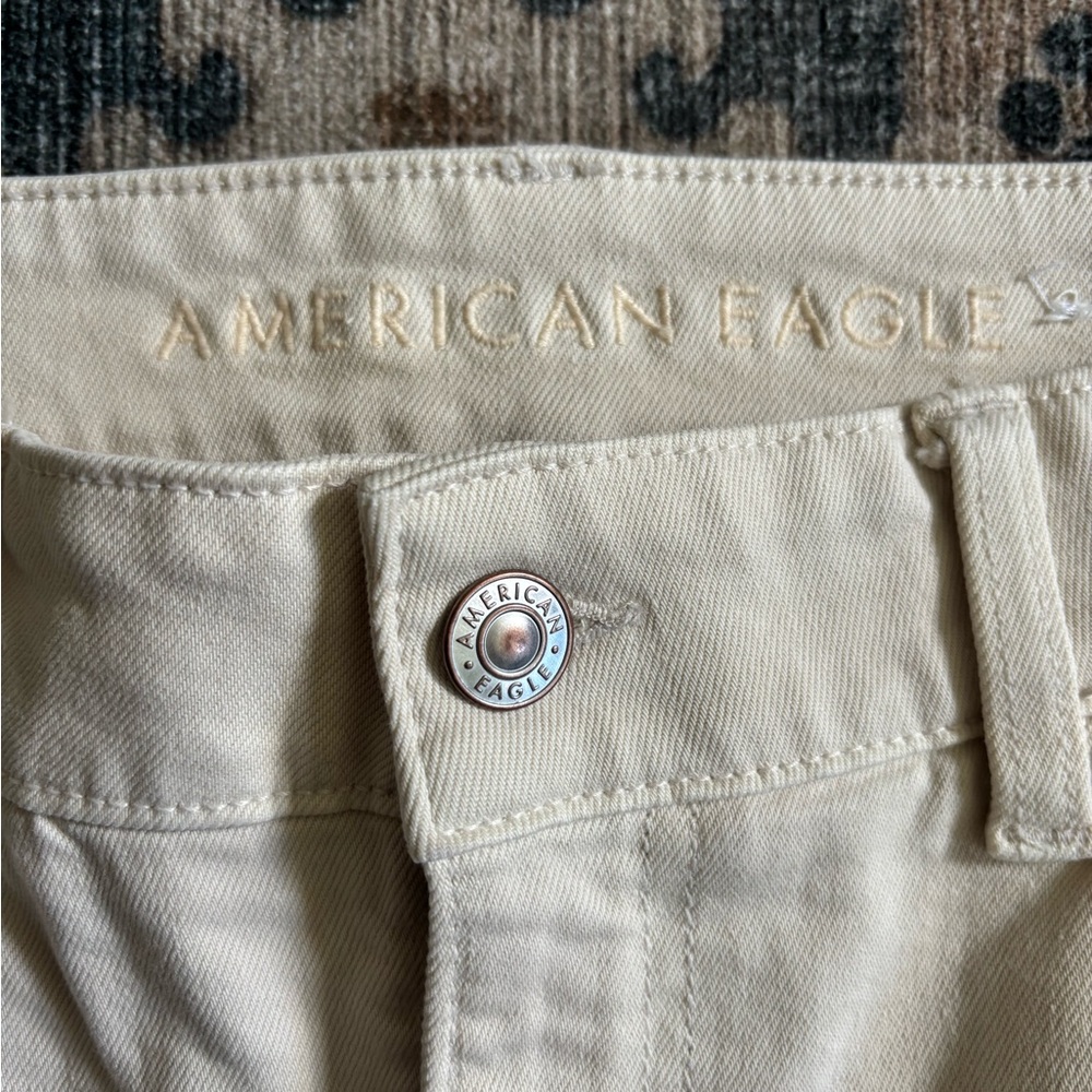 American Eagle Stretch Low-Rise Crochet Denim Micro Skort. Size 6 - Picture 3 of 7